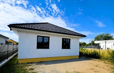 Novostavba, bungalov, Čaňa – 4 izby, pozemok 751 m²