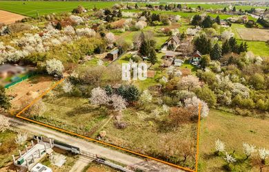 Záhrada/podnikanie?  2.000 m2 pozemok - 3 min. od mesta Nitra