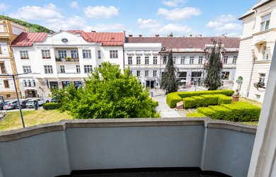 Veľký 3,5 izb. byt v absolútnom centre mesta - Národná ulica