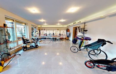 OBCHODNÝ PRIESTOR S KANCELÁRIOU, 98,60 m², ŽILINA – ŠAŠVÁRKA