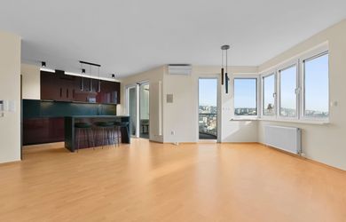 4-izbový byt s panoramatickým výhľadom na Drotárskej ceste na prenájom.