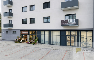 PREDAJ obchodných priestorov vo VRBOVOM v novostavbe TRIKOTA, výmera 71,3 m2 , 141,8 m2, 254,3 m2