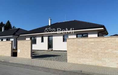 Predaj, krásna novostavba 4-izbového RD, bungalov -  Levice  (020-12-MIMI)