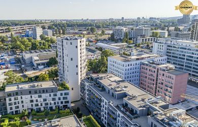 NA PREÁJOM veľký 1-izbový byt Nivy, balkón, klíma, novostavba, parking