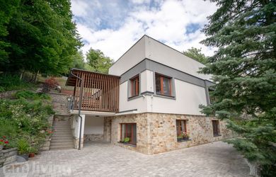 NADŠTANDARD - RD s 2 bytovými jednotkami - Trenčianske Teplice