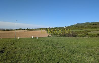 Stavebný pozemok 601 m2 v Štitároch