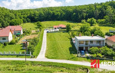 1.BCR | STAVEBNÝ POZEMOK NA VÝSTAVBU RD-CHATA,VÝMERA 1068 m²,BREZOLUPY