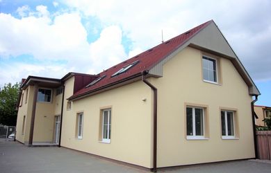 Ponúkame do prenájmu nezariadený 2 podlažný polyfunkčný objekt o celkovej rozlohe 350m2 na Orenburskej ulici v Podunajských Biskupiciac