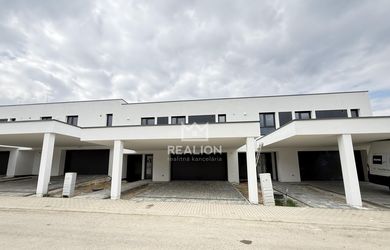 PREDAJ: Smart 5i RD nad Banskou Bystricou, Komenského