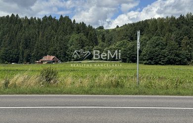 Pozemok medzi Námestovom a Oravskou Jasenicou