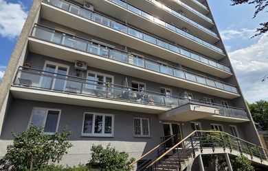 VYMEŇ SUSEDA! – Predaj exkluzívneho 4-izbového bytu s dvomi loggiami pri Hradnom kopci, Staré Mesto