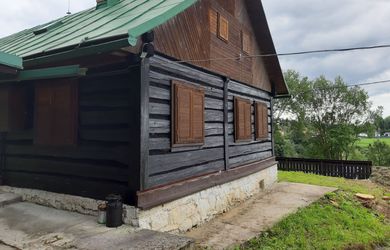 5-izbový zariadený rodinný dom v štýle drevenice s garážou a altánkom