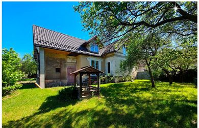 RODINNÝ DOM / obec PREDAJNÁ / SLNEČNÝ POZEMOK 690 m2