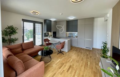 3-izbový apartmán v projekte METROPOLIS   | 2 balkóny  | parking  | downtown