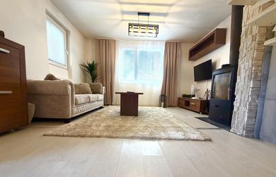 +++ ŠIKOVNÝ RODINNÝ DOMČEK V SUCHEJ NAD PARNOU S KRÁSNYM POZEMKOM ZA SUPER CENU 156.500,- EURO+++