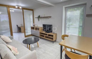 Priestranný 2.5 izbový byt s terasou a parkovacím miestom