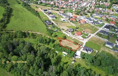 Pozemok na výstavbu rodinného domu - 761 m2