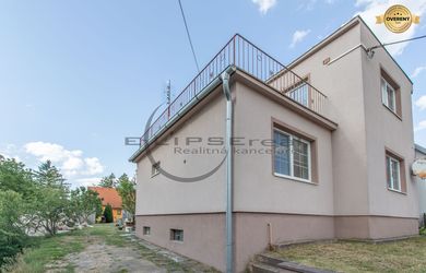 NA PREDAJ priestranný 4-izbový rodinný dom pod Malými Karpatmi v obci Kuchyňa | ECLIPSEREAL