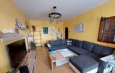 3-izbový byt s balkónom po rekonštrukcii, Kozmonautov, Rožňava
