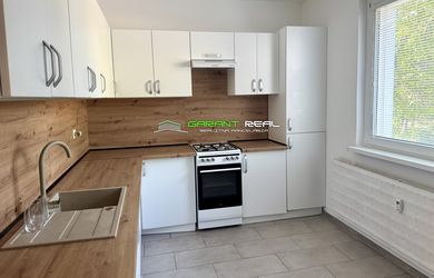 GARANT REAL - prenájom 3-izbový byt, čiastočne zariadený, 72 m2, s loggiou, L. Novomeského, Prešov - Sekčov