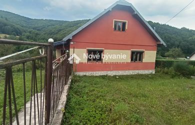 Rodinný dom s veľkým pozemkom na predaj – Slovinky