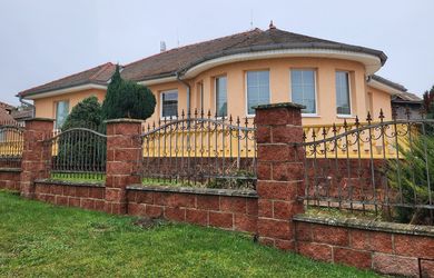 EXKLUZÍVNE, veľkorysý rod.dom v obľúbenej lokalite Nitra-Janíkovce