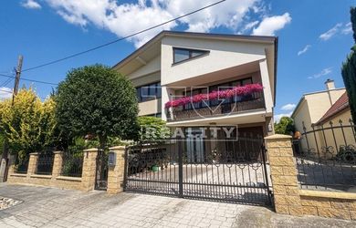 RD s wellness, samostatnou bytovou jednotkou a pozemkom 1 130 m² | Moravany nad Váhom