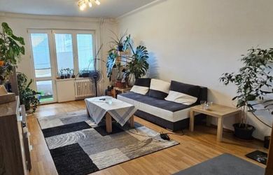 Na prenájom priestranný 2,5-izbový byt o výmere 74 m2