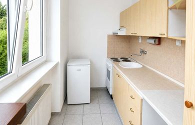 EXKLUZÍVNE-Na PRENÁJOM  1 -izbový byt 28 m2, Handlová, ul. Lipová