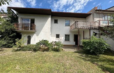 Dom, ktorý si nekupujete pre to, aký je dnes. Kupujete si ho pre to, kde je – Patrónka, ul. Západný rad, Bratislava - Staré Mesto