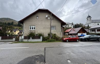 Na predaj polovica rodinného domu, samostatný vchod, Liptovské Revúce
