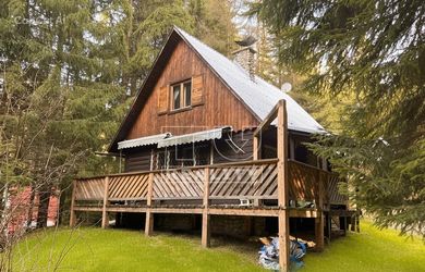 TUreality ponúka na predaj útulnú Chatu v Jakubovanoch priamo v lese