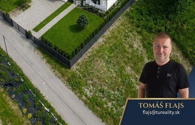 TUreality ponúka na predaj dva atraktívne stavebné pozemky v obci Oravská Jasenica, len pár minút od Námestova.