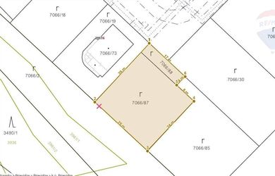 Slnečný stavebný pozemok 626 m2 - Bazová - Kopanice - PD