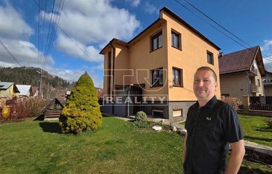 NOVÁ ZNÍŽENÁ CENA!!!  TUreality ponúka na predaj PRIESTRANNÝ RODINNÝ DOM V CENTRE OBCE KRIVÁ – IDEÁLNY PRE rodinu či ako investícia.