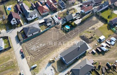 *ZNÍŽENÁ CENA* TOP PONUKA 
Pozemok na predaj v obci Ľubeľa, 894 m²