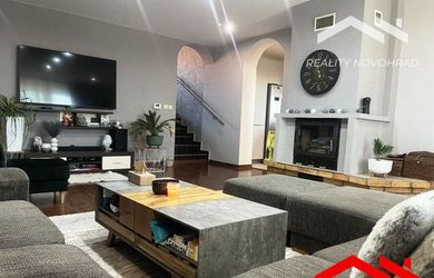 VIDINÁ okr. LUČENEC - RD 240 m2 , BAZÉN, TERASA, GARÁŽ - komplet zrekonštruovaný a zariadený