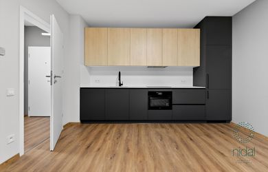 NIDAL: PREDAJ Moderný 2-izbový byt (č.109) s predzáhradkou v projekte Danubia Residents (Komárno)