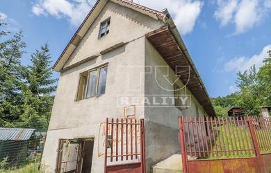 Útočisko v objatí prírody – chalupa s nádhernými výhľadmi na predaj, 1244 m2 pozemok