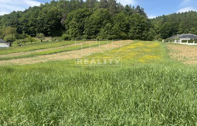 EXKLUZÍVNE NA PREDAJ POZEMOK PRE RODINNÝ DOM 1483 m2 TRENČIANSKA TEPLÁ