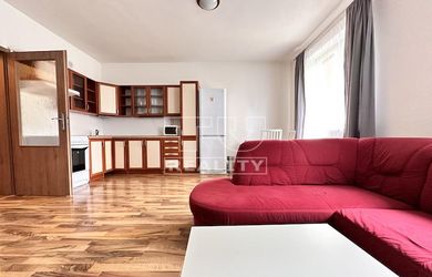 TEHLOVÝ 1,5-IZBOVÝ BYT S LOGGIOU, 40m2, VÝCHODNÁ ULICA, TRENČÍN