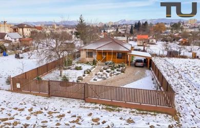 EXKLUZÍVNE IBA U NÁS! STAVEBNÝ POZEMOK 600m2 MALÉ CHLIEVANY - BÁNOVCE NAD BEBRAVOU