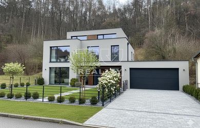 577M2 STAVEBNÝ POZEMOK NA PREDAJ TRENĆÍN-KUBRÁ