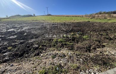 EXKLUZÍVNE IBA U NÁS! STAVEBNÝ POZEMOK 1399 m2 TRENČIANSKE MITICE