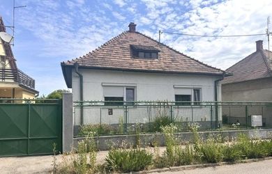 Predaj-Exkluzívne– Rodinný dom s priestranným pozemkom v obľúbenej lokalite mesta Šaľa