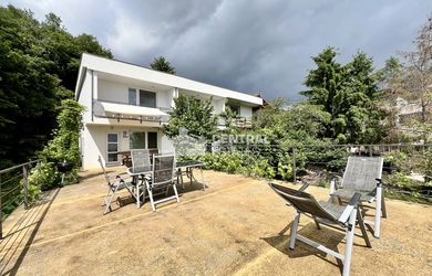 Dvojpodlažný 5- izbový rodinný dom s terasou na prenájom v Karlovej Vsi