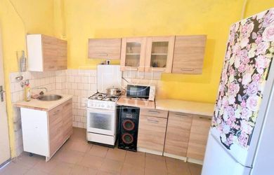 Zníženie ceny !! Na predaj skvelý domček /200 m2/ na dobrej adrese po čiastočnej rekonštrukcii v meste Lučenec.
