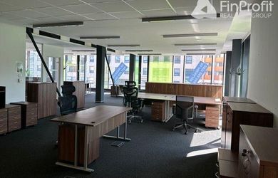 Reprezentatívny administratívny priestor na prenájom - 360 m2, Košická ul.