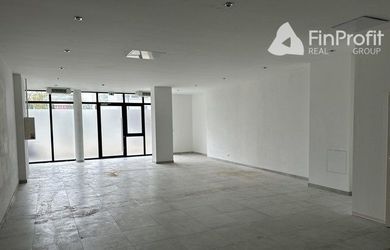 Obchodný priestor v novostavbe bytového domu na prenájom - 109 m2, ul. Závodu Matador.