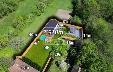 Stavebný pozemok NA PREDAJ v obci Podhorany 909 m2